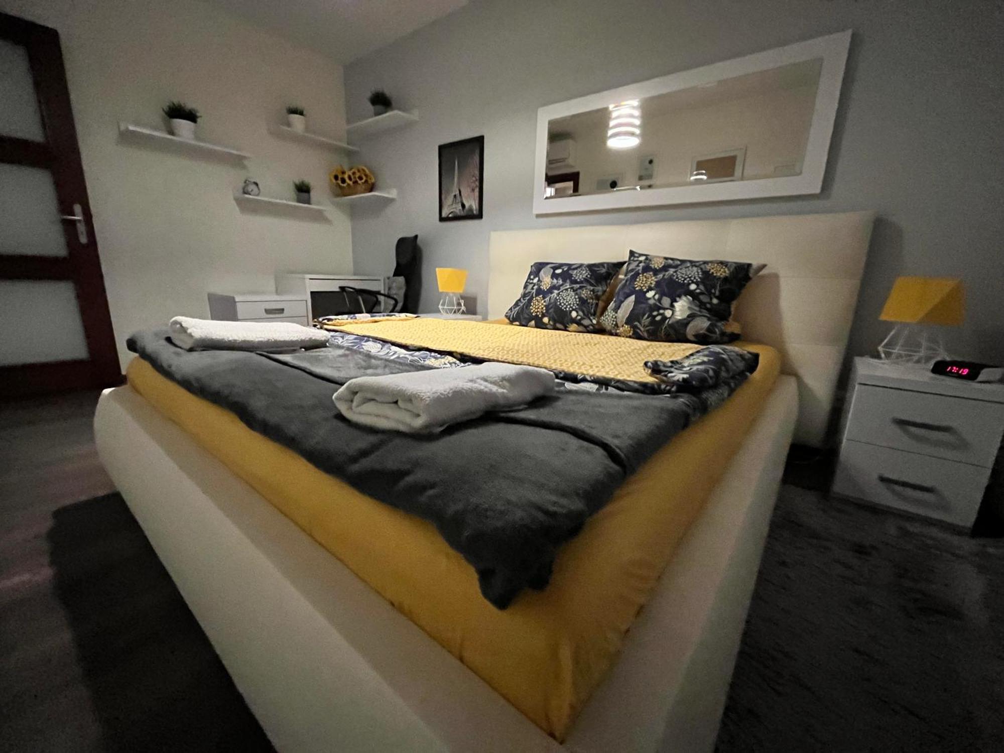 Cracow Stay Premium Apartments Free Parking - 3 X Room - 3 X Aircondition Krakkó Kültér fotó