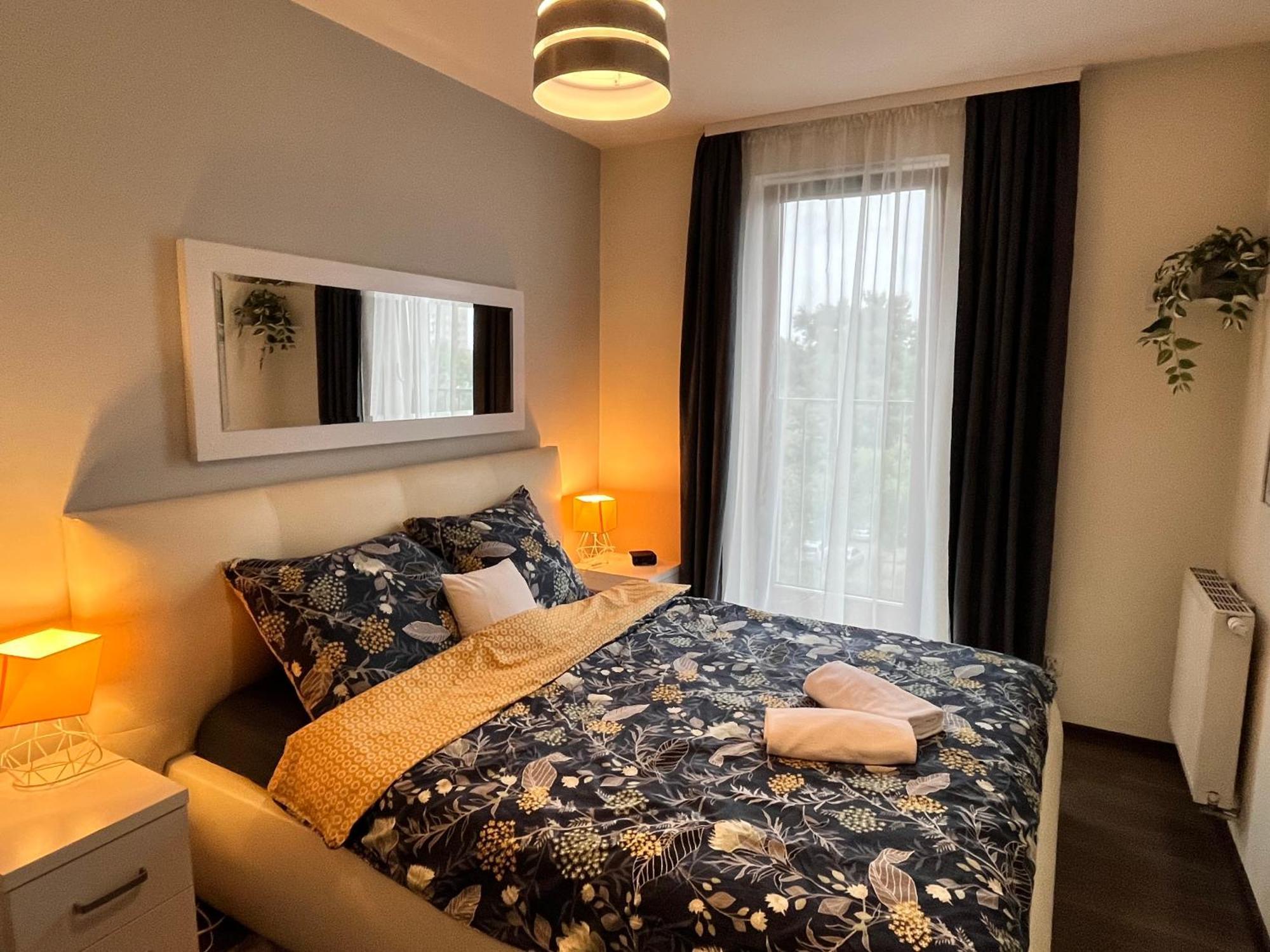 Cracow Stay Premium Apartments Free Parking - 3 X Room - 3 X Aircondition Krakkó Kültér fotó